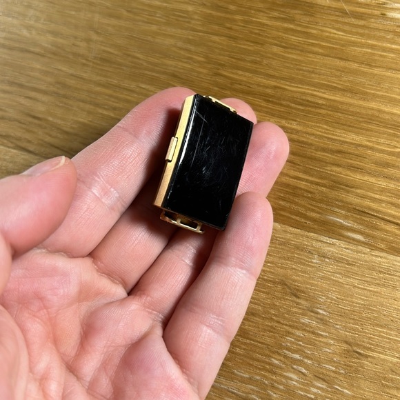 Fitbit Charge 2 + 2 replacement bands - Picture 2 of 2